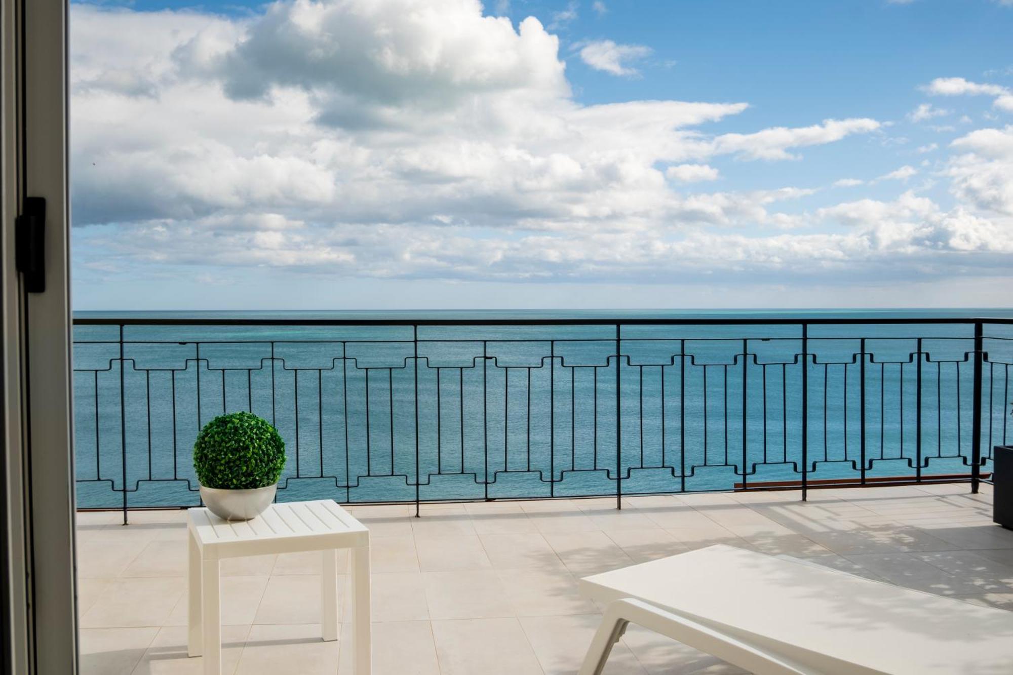 Bed and Breakfast Blu Marine Катандзаро Экстерьер фото